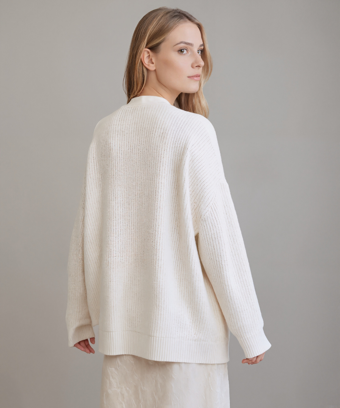 Minimalist Cashmere Knit Long Cardigan - Image 6